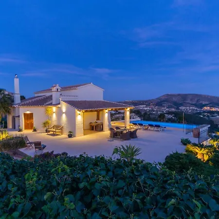 Vila Luxury With Panoramic Views Over Moraira *